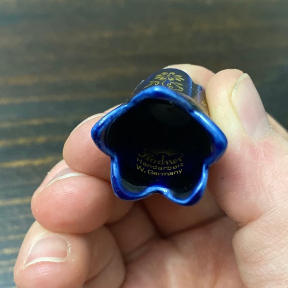 Vintage Lindner Handarbeit Cobalt Blue Gold Floral Porcelain Thimble W Germany - Picture 4 of 4